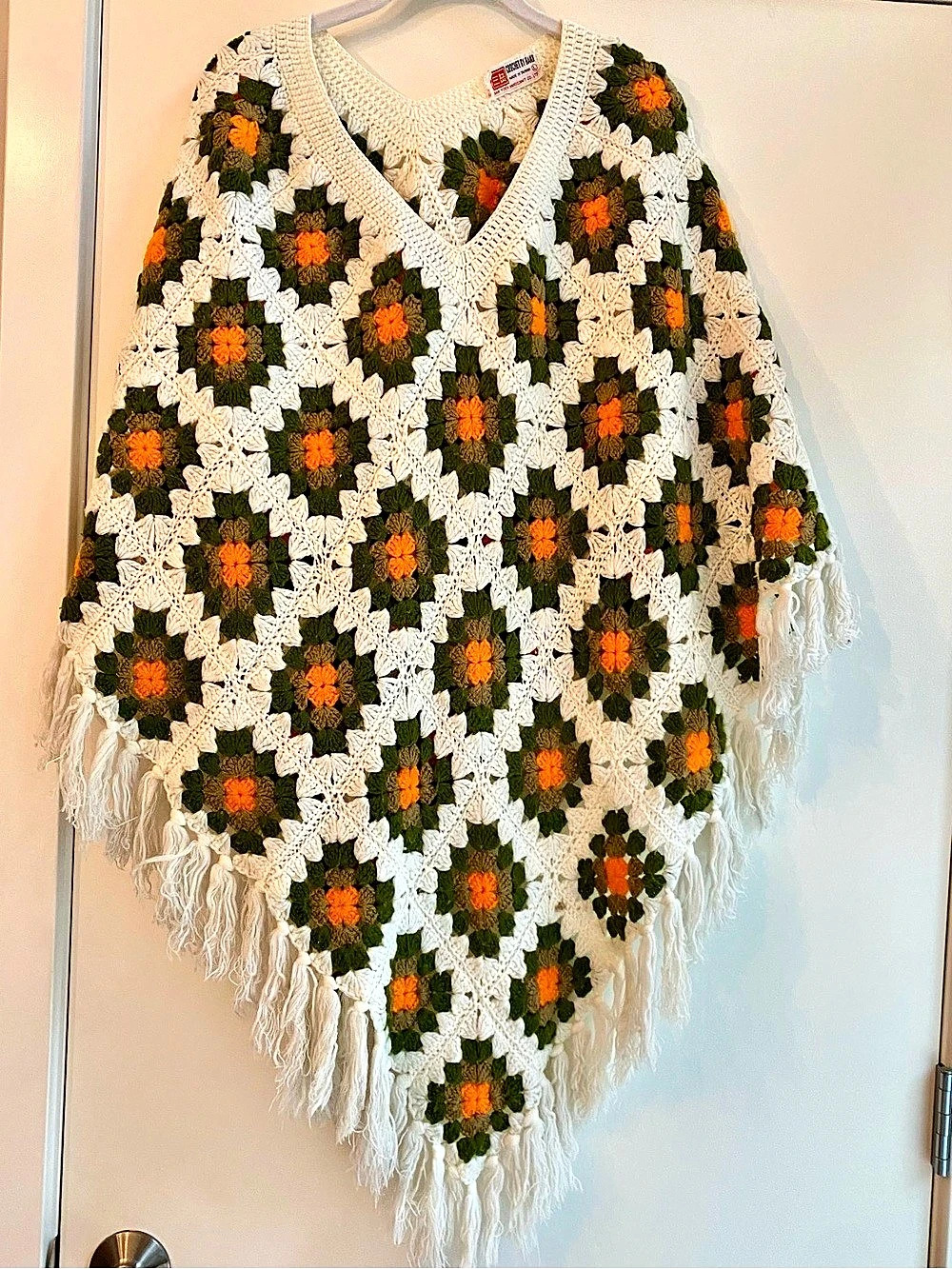 Maraeury Handcraft Crochet Floral Granny Square Poncho in Cream & Green